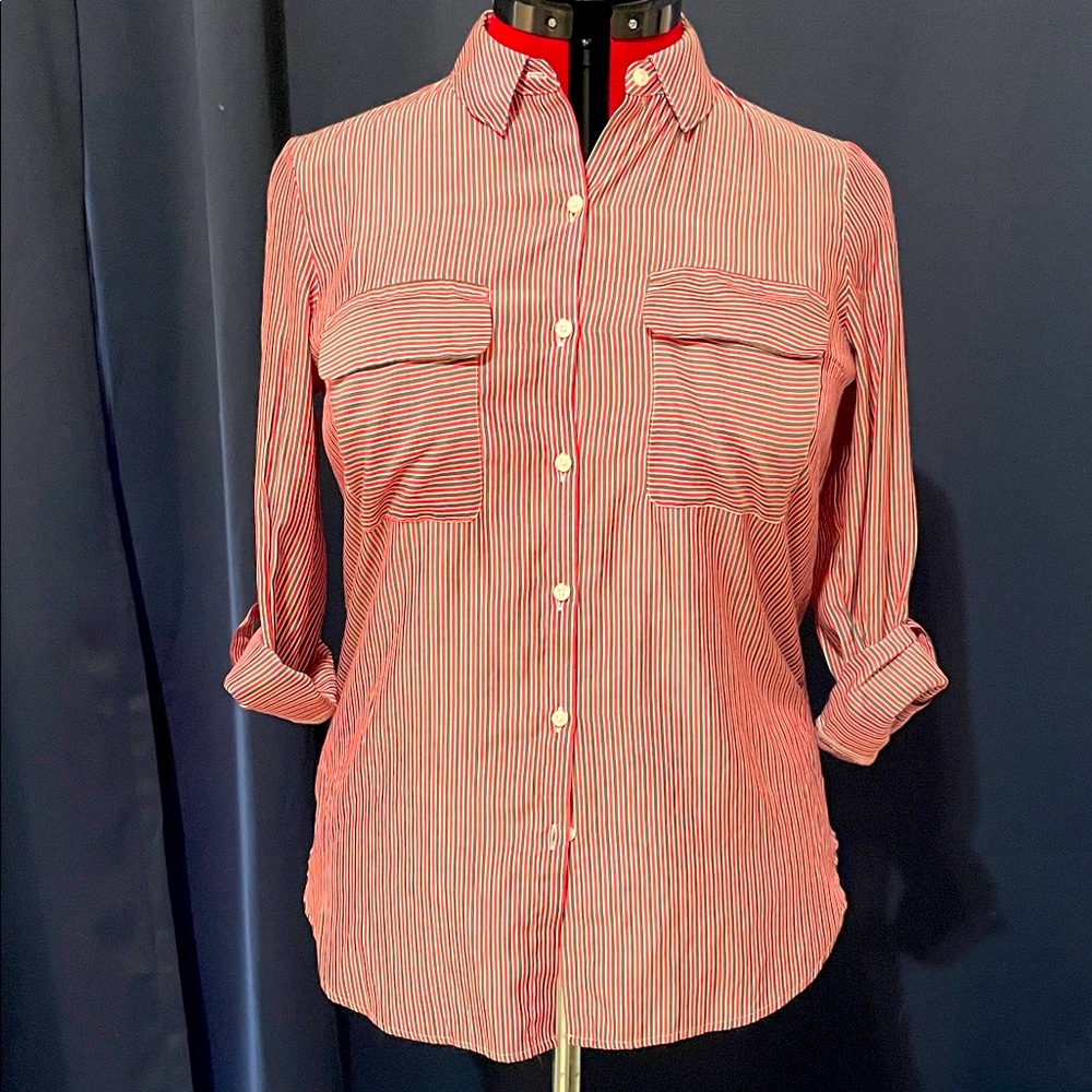 🌸 5/$20 DEAL Red and blue striped button down shirt by Express